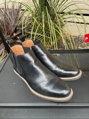 Deer Stags Black faux Leather Chukka Chelsea Boots